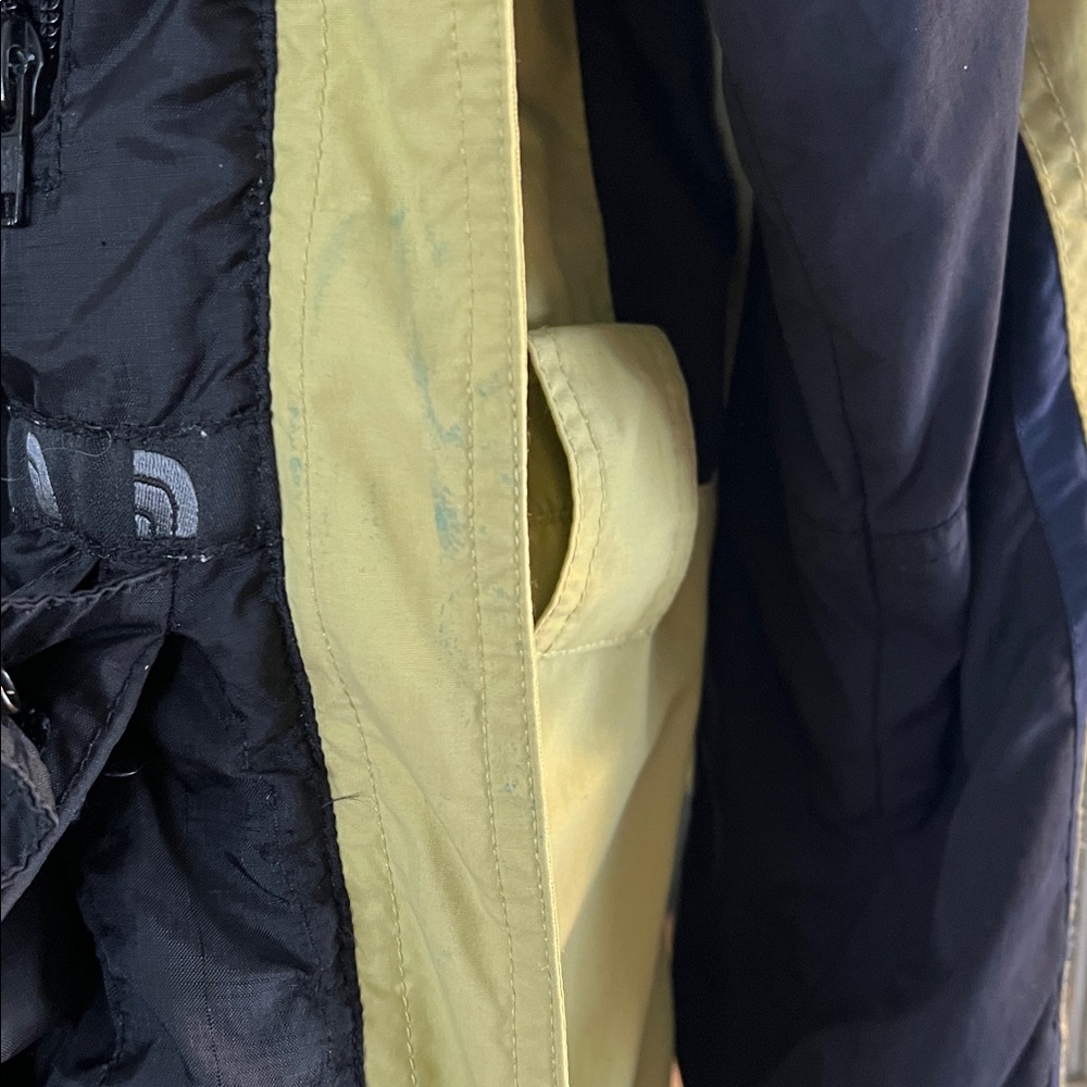 The North Face Women's light green, blue and Black Ski Jacket - Picture 8 of 9